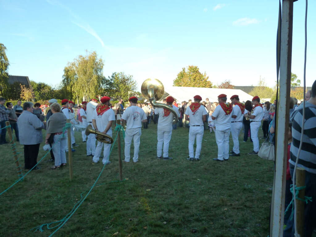 Groupe musique foire aux pommes Marigné