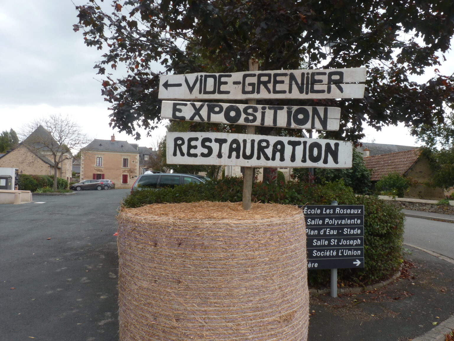 Foires aux pommes marigné vide grenier