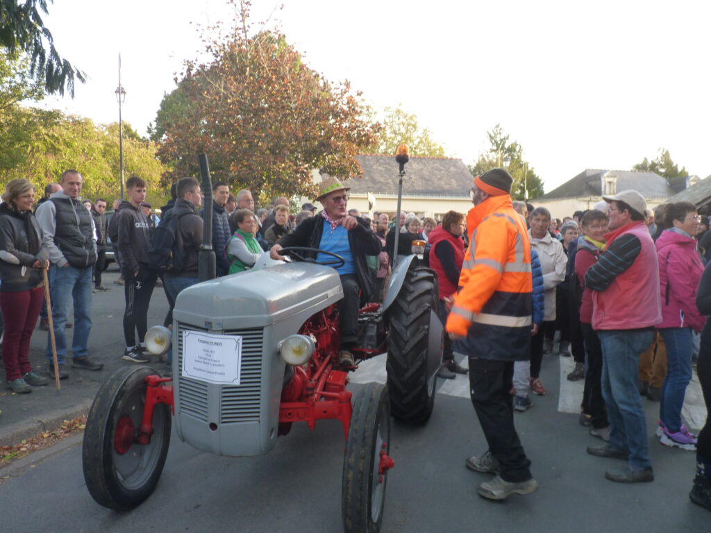 Foire aux pommes Marigné tracteurs