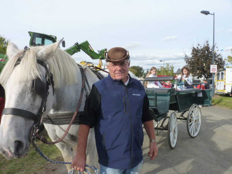 Foire aux pommes Marigné course chevaux